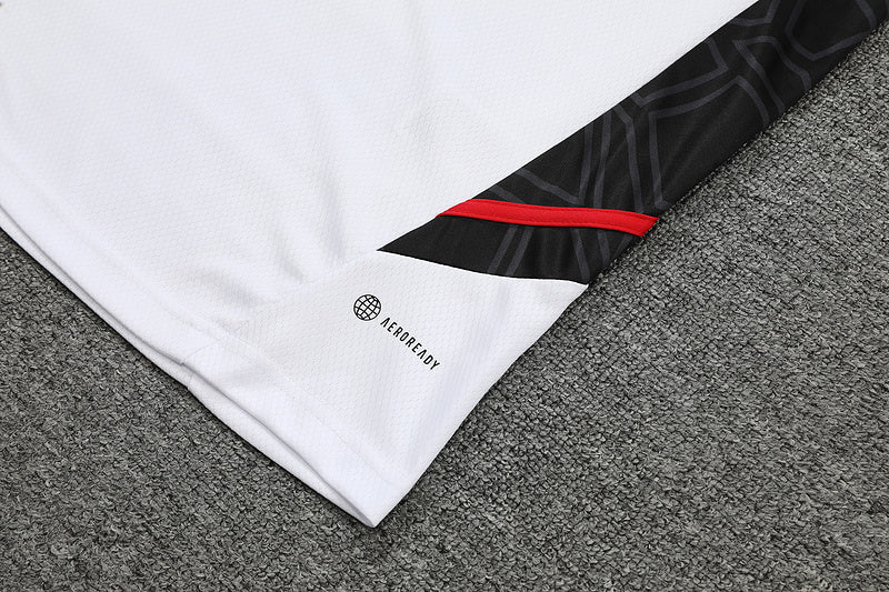 23/24 Bayern Munich Training Kit White (3C08)