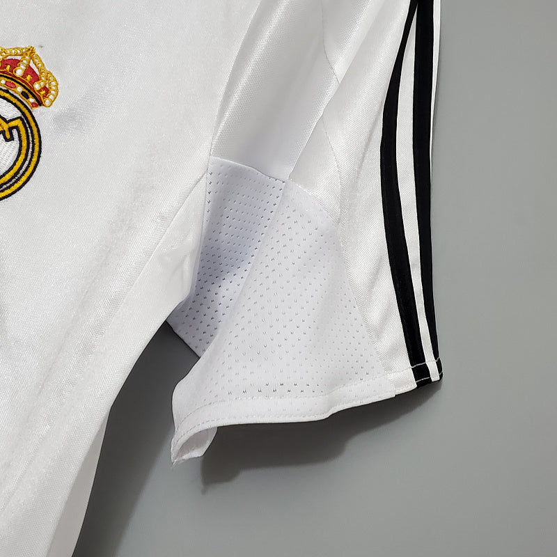 Retro 04∕05 Real Madrid home (3218)