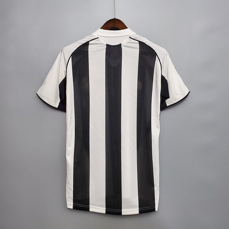 Retro 05∕06 Newcastle United home (1C32)
