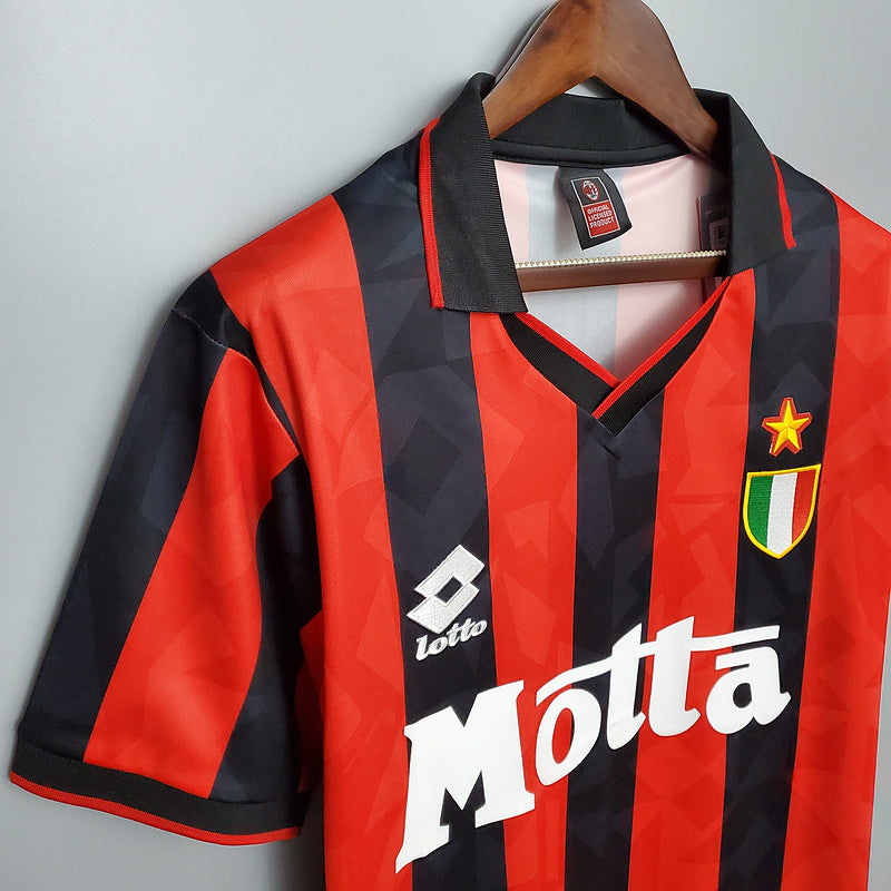 Retro 93∕94 AC Milan home (158B)