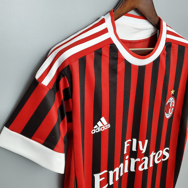 Retro 11∕12 AC Milan Home (62E6)