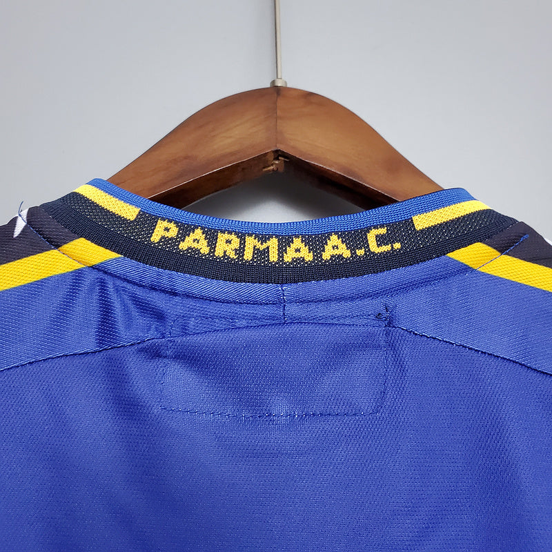 Retro Parma 01∕02 home (03BC)