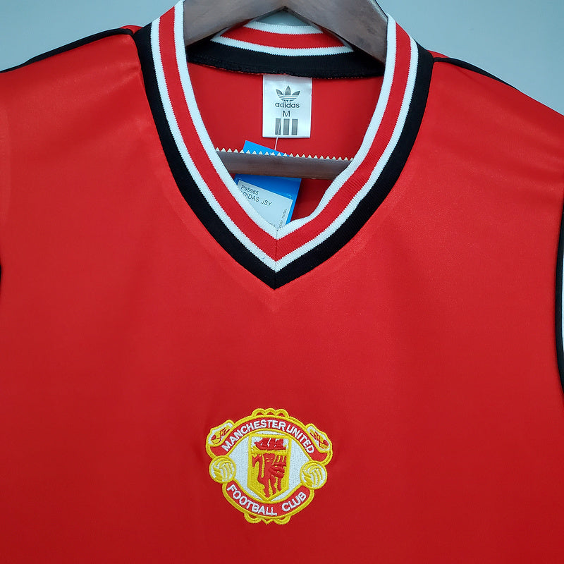 Retro Manchester United 85∕86 home (801E)