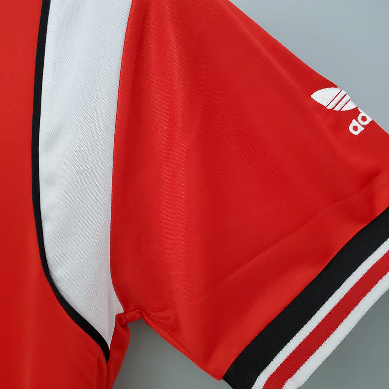 Retro Manchester United 85∕86 home (801E)
