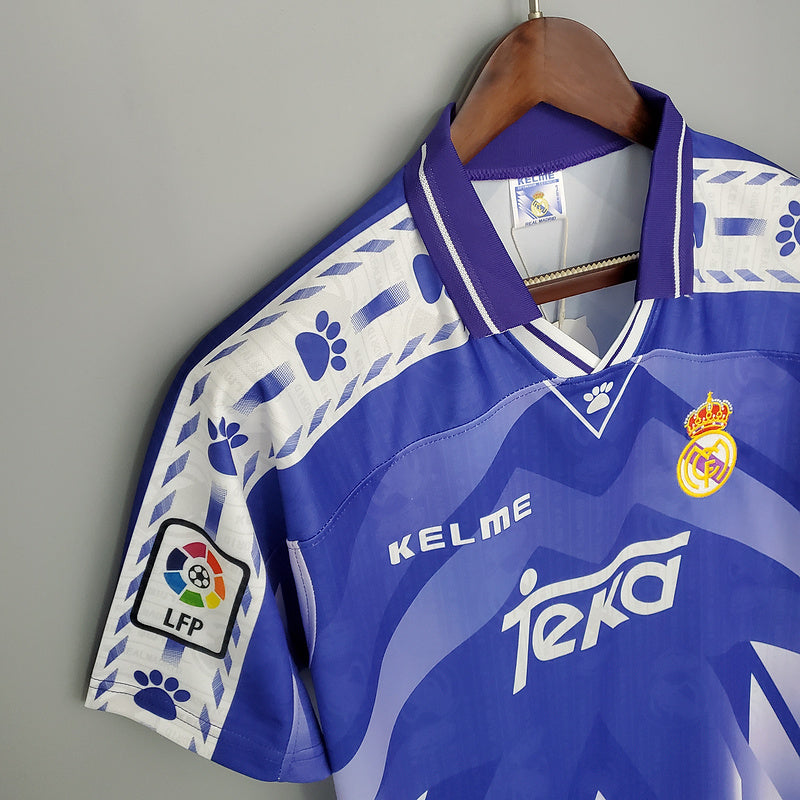 Retro Real Madrid 96∕97 away (FD0C)