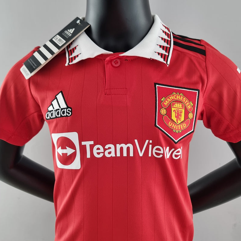 22/23 Kids Kit Manchester United home (3C54)
