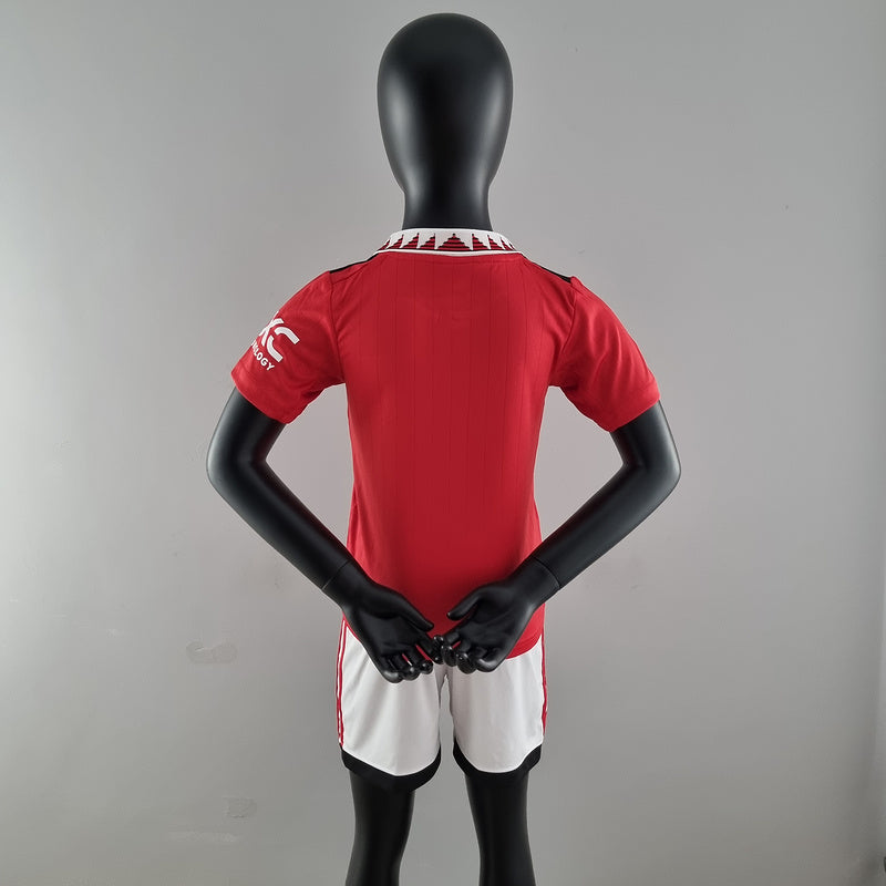 22/23 Kids Kit Manchester United home (3C54)