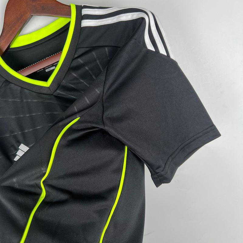 Retro Real Madrid 10∕11 Away (672A)