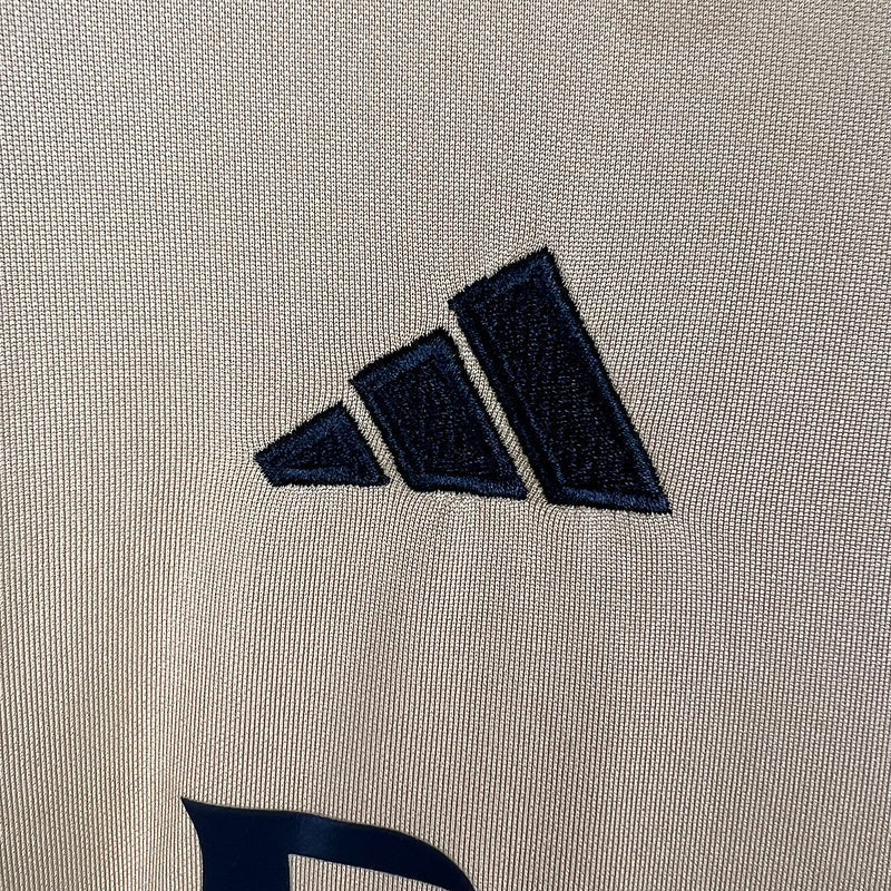 23/24 Real Madrid Training Jersey (C31B)
