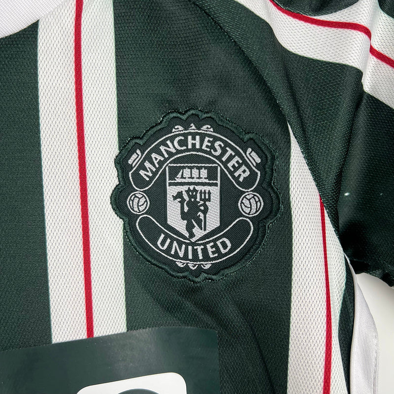 23/24 Kids Manchester United away (57A4)