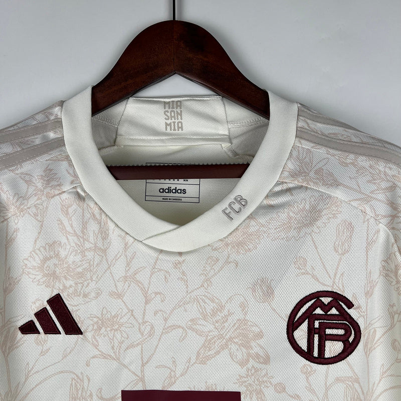 23/24 Bayern Munich Third away (D721)