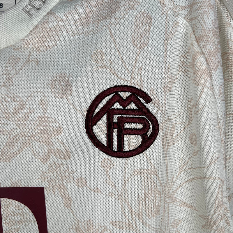 23/24 Bayern Munich Third away (D721)