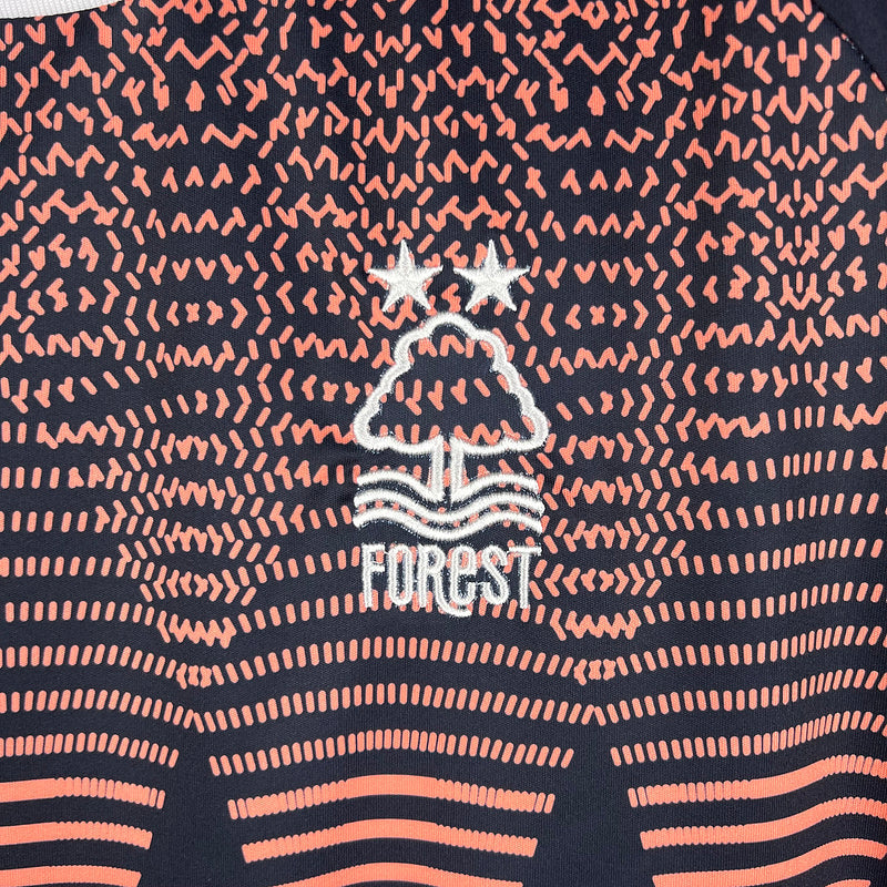 23∕24 Nottingham Forest third away (E937)
