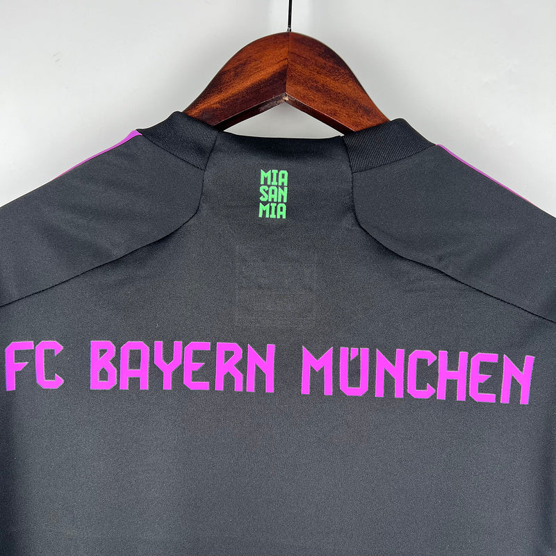 23/24 Bayern Munich Away (A4F1)