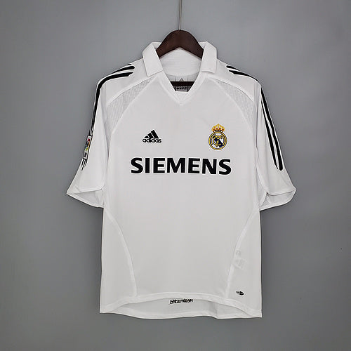 Retro Real Madrid 05∕06 home (4E15)