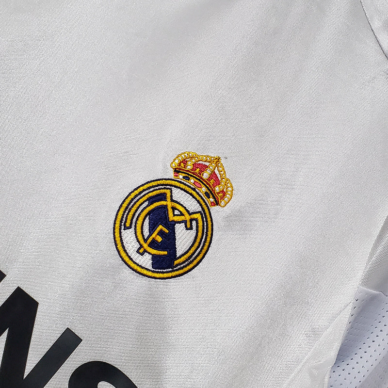 Retro 04∕05 Real Madrid home (3218)