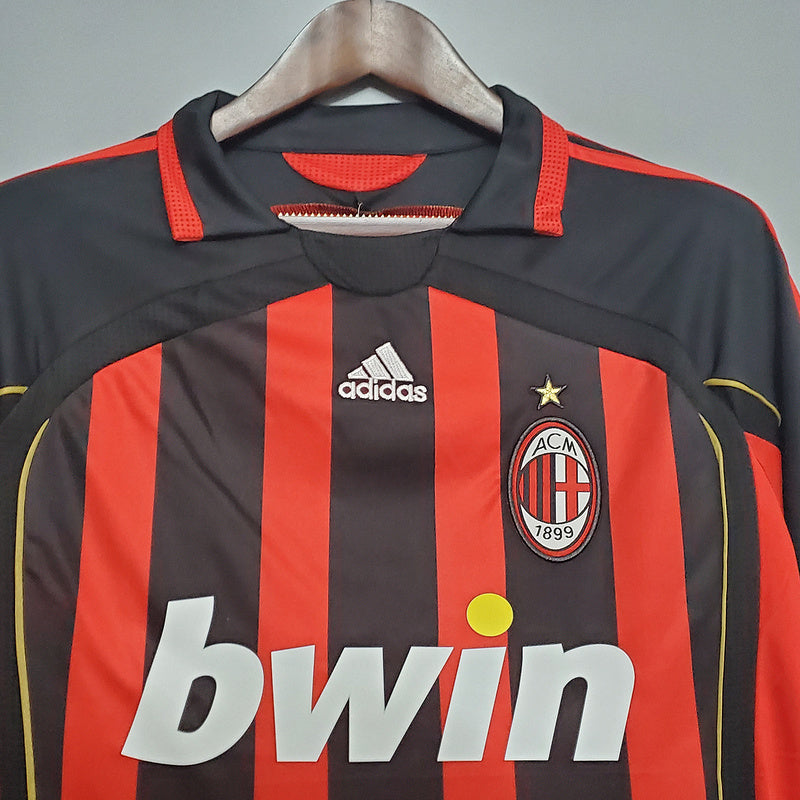 Retro 06∕07 AC Milan home (2252)