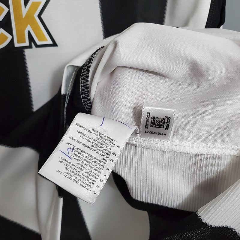 Retro 05∕06 Newcastle United home (1C32)