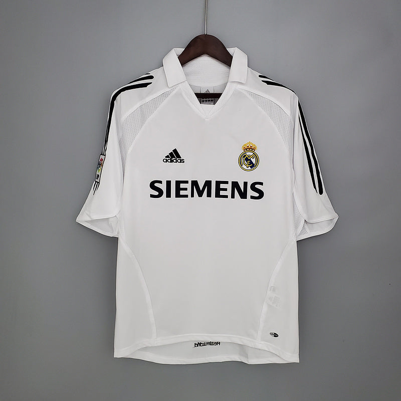 Retro Real Madrid 05∕06 home (4E15)