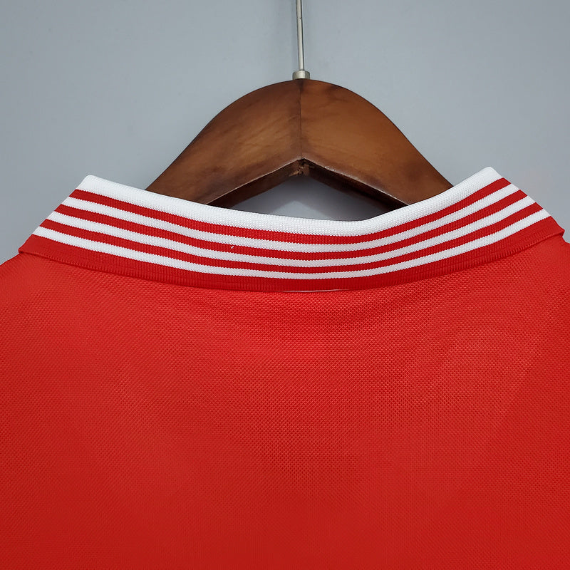 Retro Manchester United 1977 home (227E)