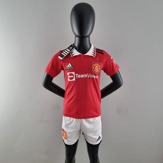 22/23 Kids Kit Manchester United home (3C54)