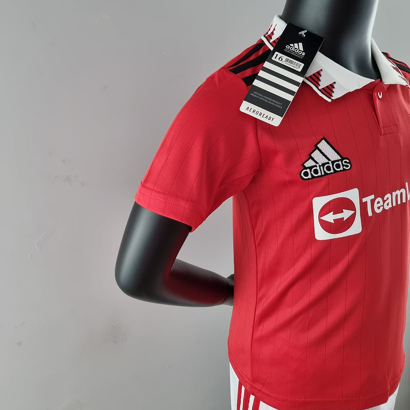 22/23 Kids Kit Manchester United home (3C54)