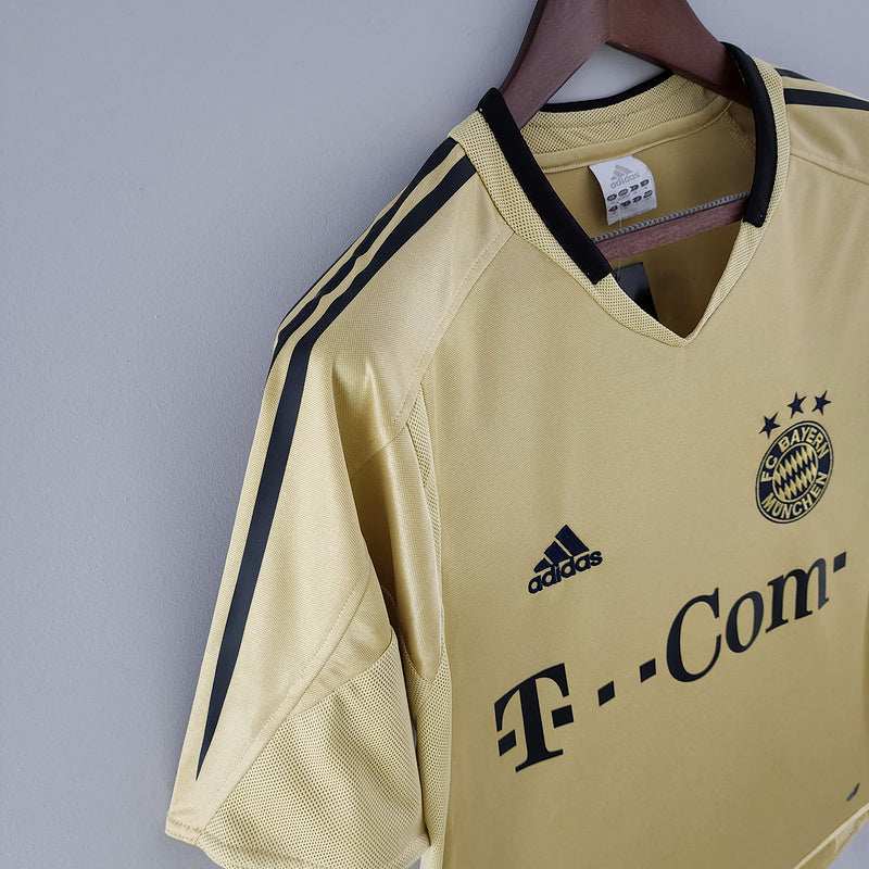 Retro 04∕05 Bayern Monaco away (0247)