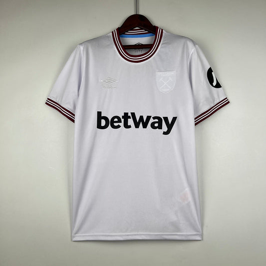 23∕24 West Ham away (9808)