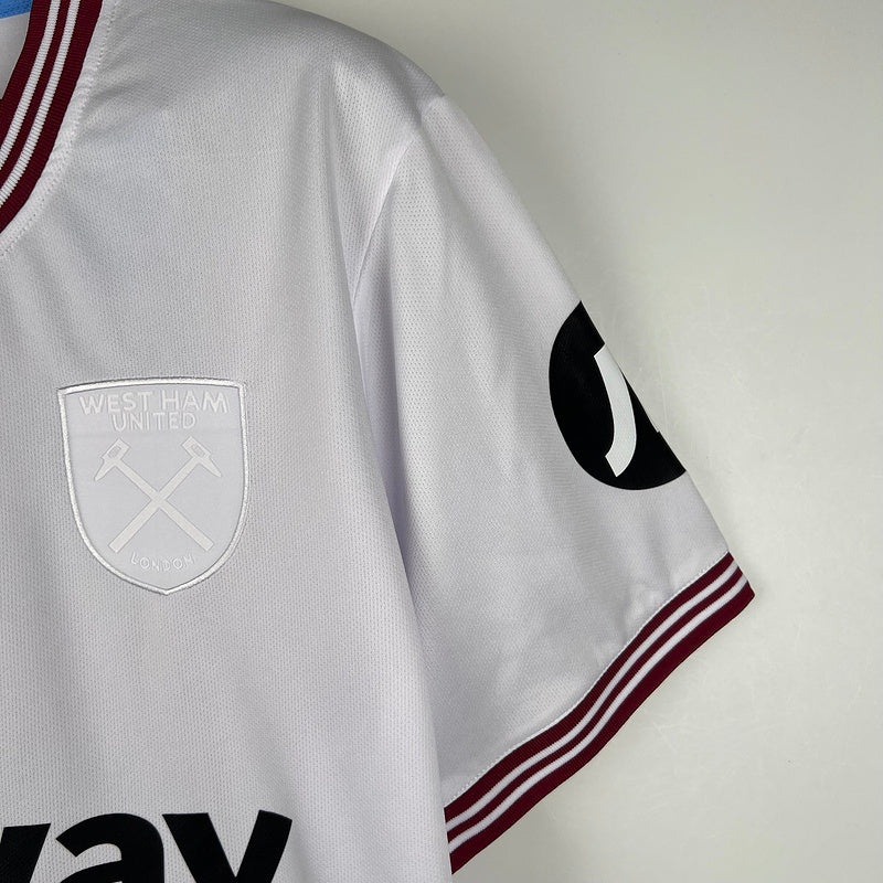 23∕24 West Ham away (9808)