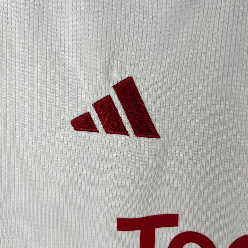 23∕24 Manchester United third away (2E16)