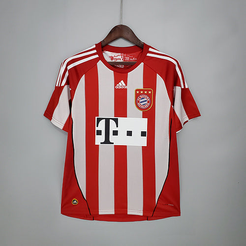Retro Bayern Munich 10∕11 home (1A39)
